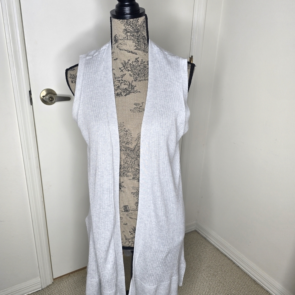 Verve Ami Light Gray Sleeveless Open Cardigan Size L